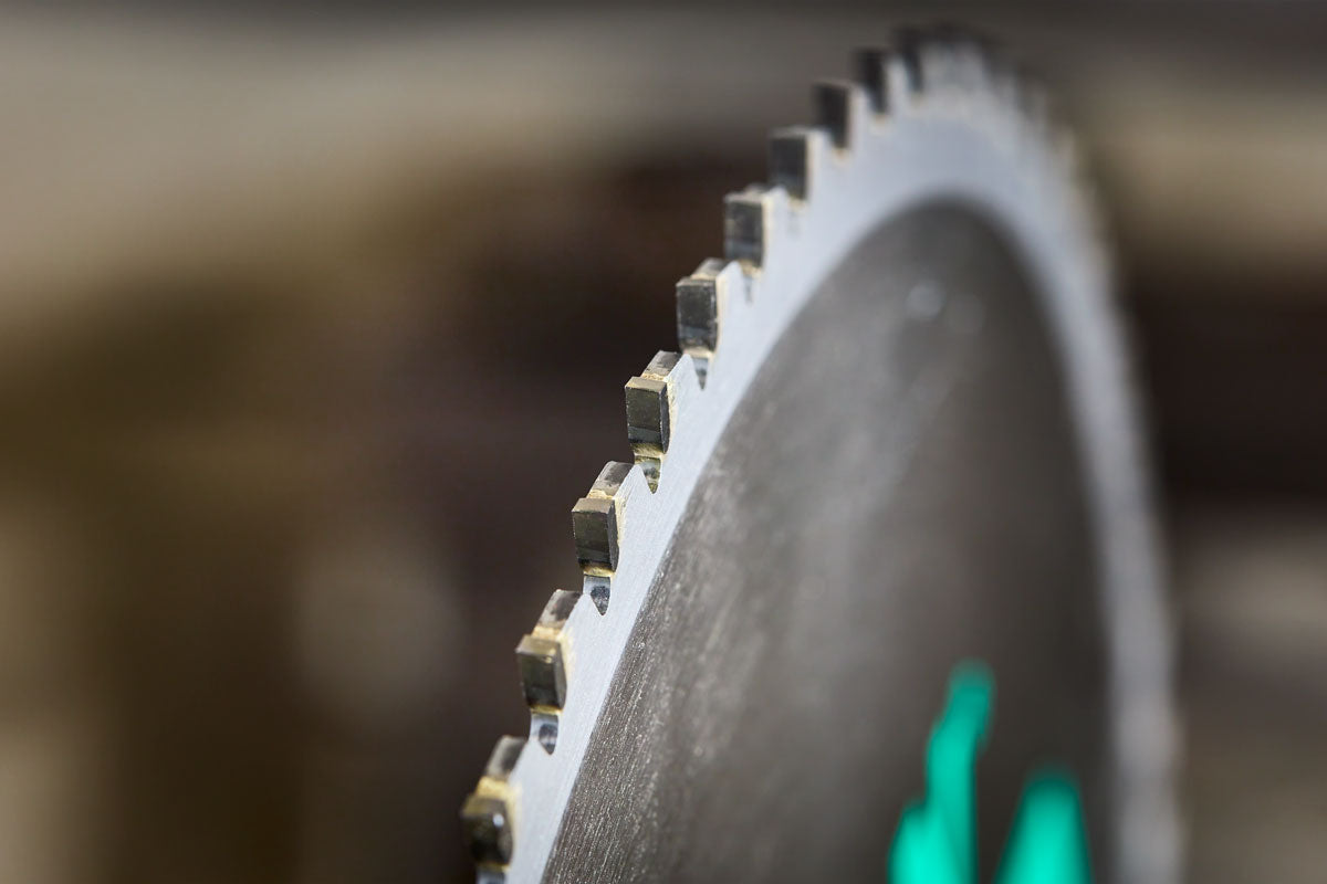 Lame spéciale pour la découpe de l'aluminium TCT 210mm Evolution 60 dents alésage 25.4mm pour scie circulaire